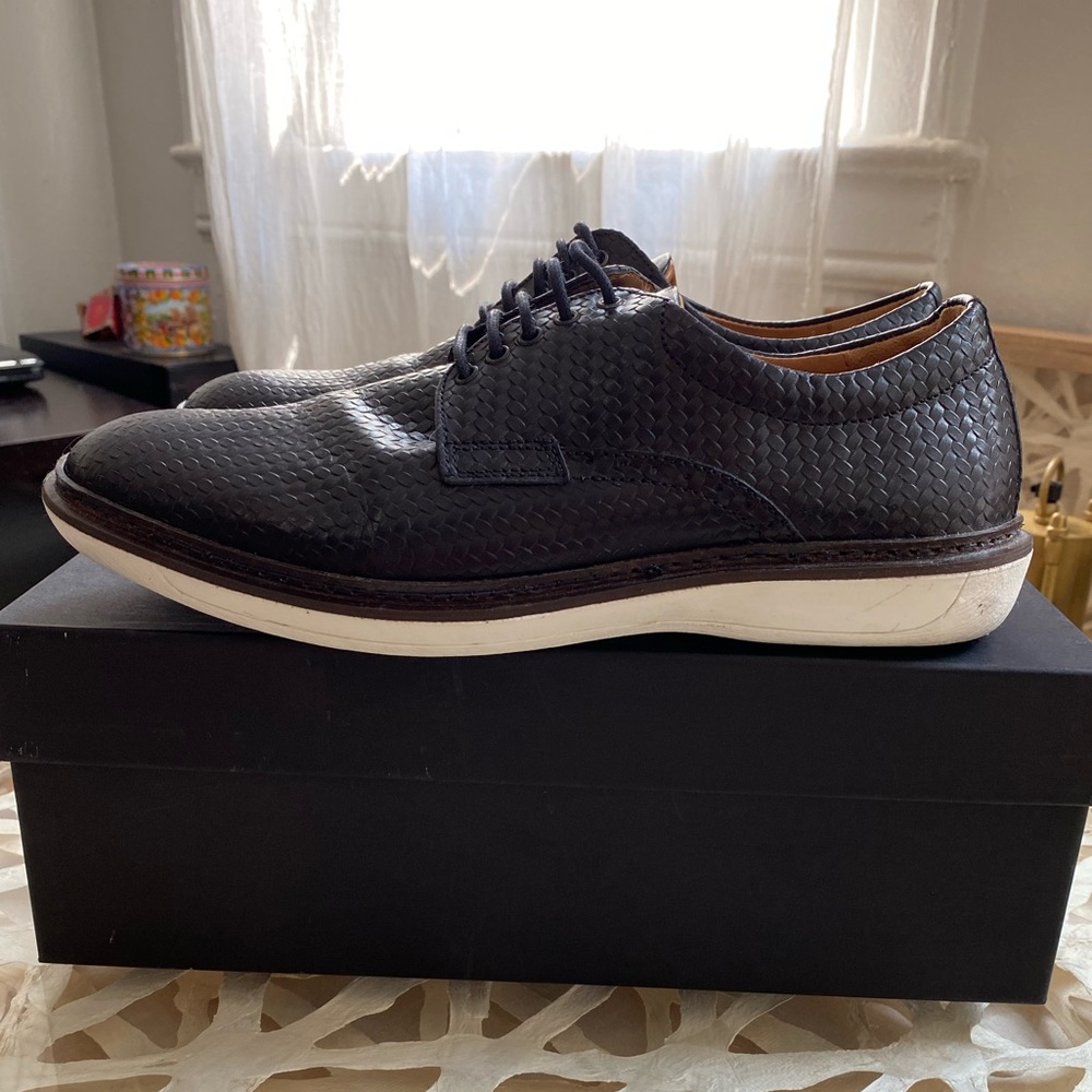 Massimo Dutti Woven leather sneakers.